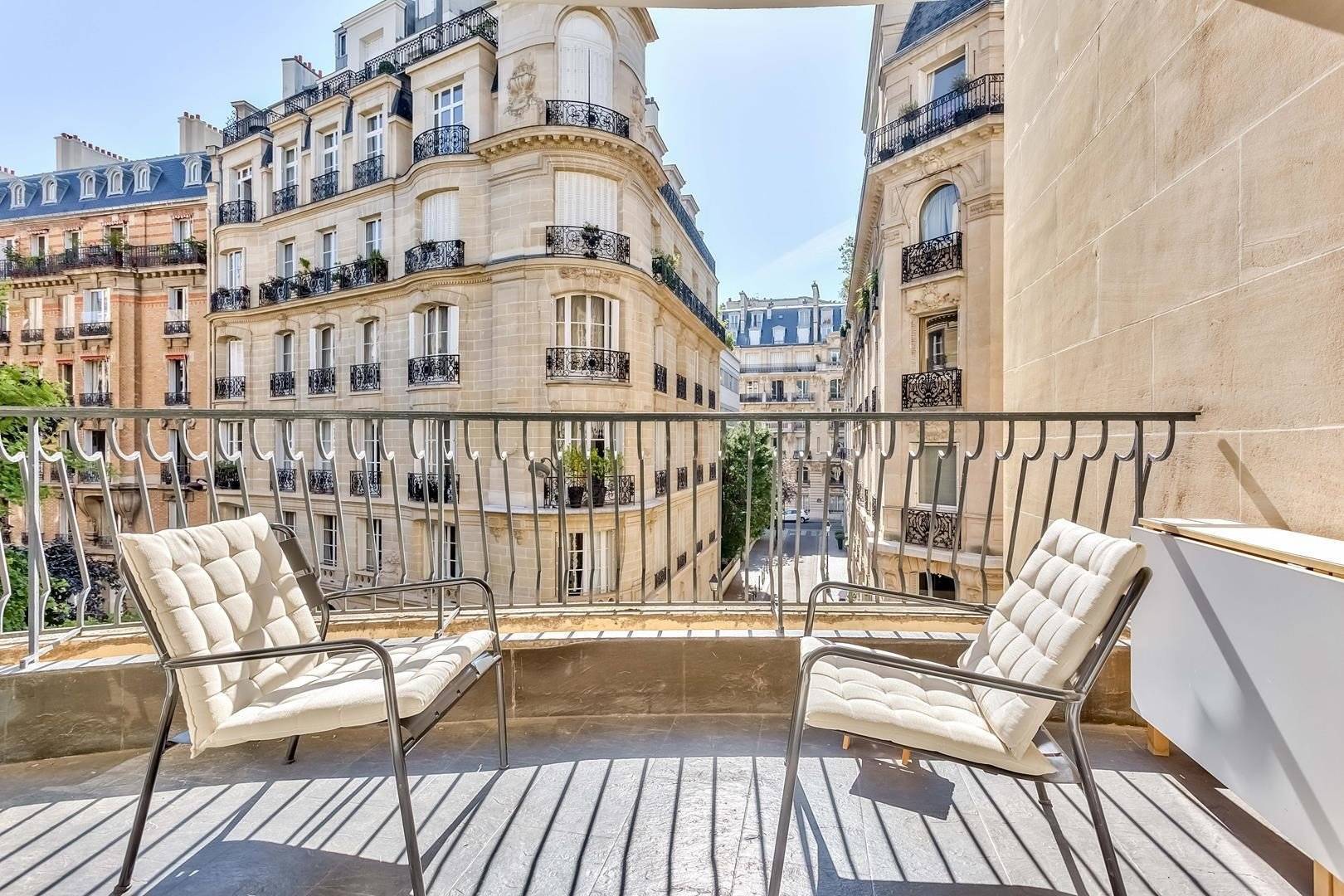 Sale Apartment Paris 16th